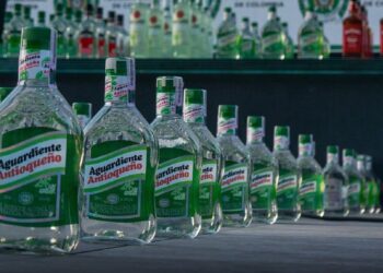 Incautan Más de 2.000 Botellas de Licor Adulterado en Bogotá