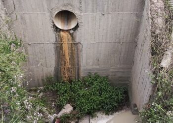 La CAR suspende vertimiento de aguas residuales industriales en Cajicá, Cundinamarca