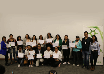 Uniminuto graduó a 60 adultos mayores en alfabetización digital 