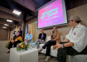 Mujeres al volante: Chía realizó el primer foro sobre liderazgo femenino en la movilidad