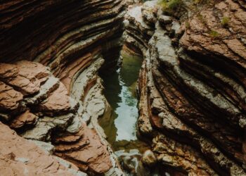 CAR y Gobernación de Cundinamarca iniciarán estudios para determinar yacimientos de aguas subterráneas en 10 municipios de la Sabana