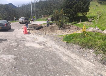 Cierre temporal de la vía Zipaquirá – Pacho por construcción de alcantarillado en el sector paso de adoquín.