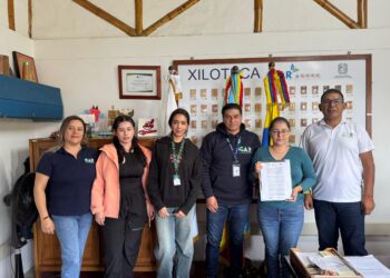 La CAR fortalece la gobernanza del agua con la firma de convenios en Rionegro