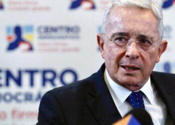 El Tribunal Superior de Bogotá ordenó la libertad inmediata del expresidente Álvaro Uribe Vélez