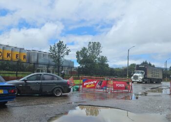 Bloqueo transportador a la entrada de la empresa Bavaria