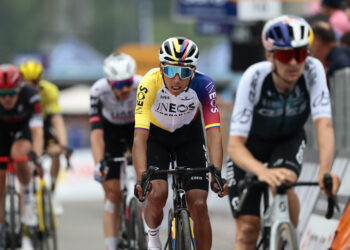 Egan Bernal brilla en la etapa 16 de la Vuelta a España 2025