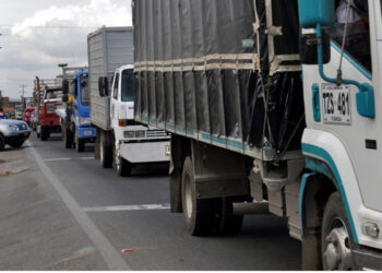 El tire y afloje del alcalde de Chía y los transportadores de carga pesada