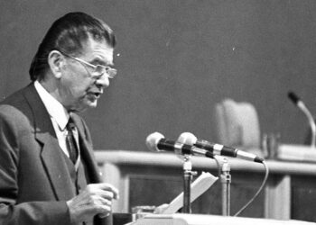 El congresista al que Colombia le debe los puentes festivos cumplió 20 años de fallecido