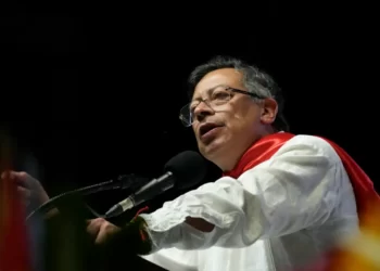 Petro de nuevo llama a una constituyente: anunció recolección de firmas