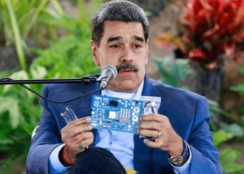 Maduro anuncia producción de chips de Nvidia en Venezuela, pero muestra procesador de los 90