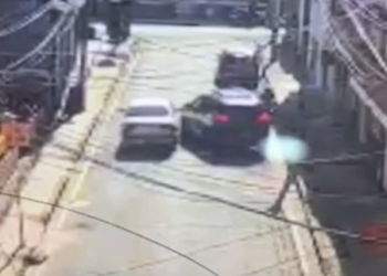 Por evitar pagar los daños de un choque simple, un conductor arrolló a una mujer en Chía