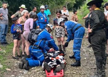Rescate heroico en La Mesa: 14 turistas sobreviven a creciente súbita en el Salto de las Monjas