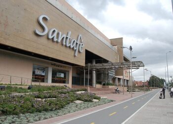 Mujer de aproximadamente 65 años, falleció este 29 de Diciembre  en el centro comercial Santafé, en Bogotá