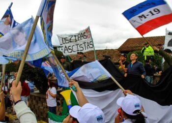 Zipaquirá: una plaza dividida entre el respaldo al uribismo y el rechazo de la oposición