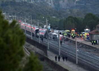 Tragedia en Adamuz: España llora a las víctimas del peor accidente de alta velocidad de su historia