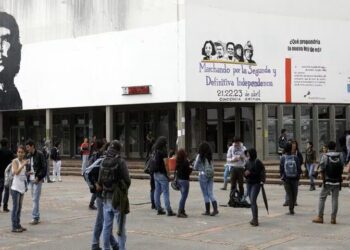Solo 1 de las 34 universidades públicas del país es financieramente autosostenible: advierte Contraloría General de la Nación.