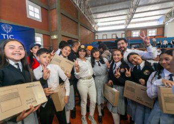 Pacho da un salto hacia la era digital: MinTIC entrega nuevas herramientas tecnológicas