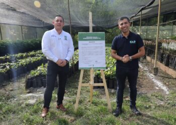 CAR avanza en la implementación de 104 aulas ambientales que producirán árboles nativos en todo el territorio