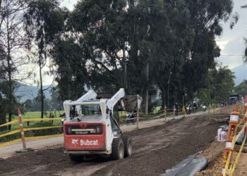 Foto: Con más de 11.200 millones invertidos, Cundinamarca interviene 2.4 kilómetros de corredor entre Zipaquirá y Briceño