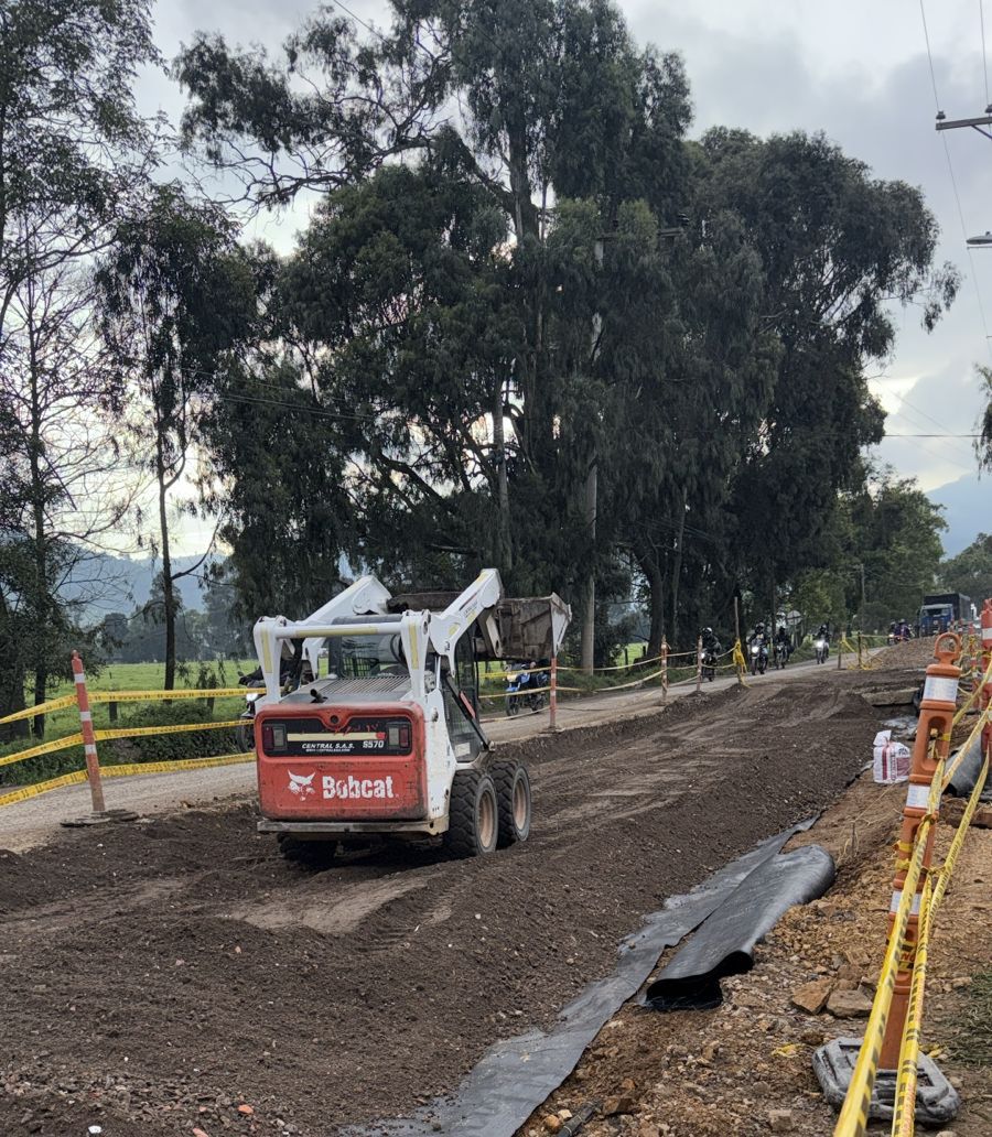 Foto: Con más de 11.200 millones invertidos, Cundinamarca interviene 2.4 kilómetros de corredor entre Zipaquirá y Briceño