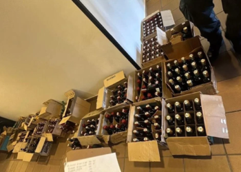 Así se desmanteló la mayor red de licor falso: 11 allanamientos y $8.520 unidades incautadas